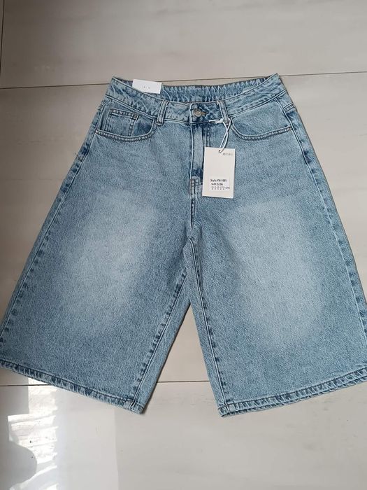 Pantaloni de blugi scurrti de dama