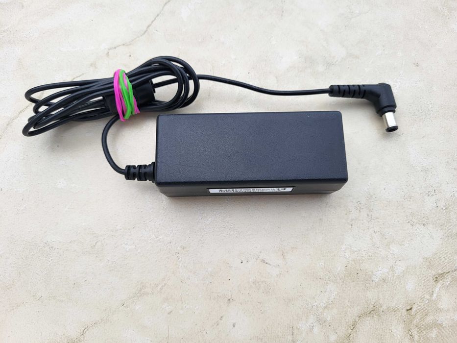 alimentator LG 19V 1,7A mufa cu pin