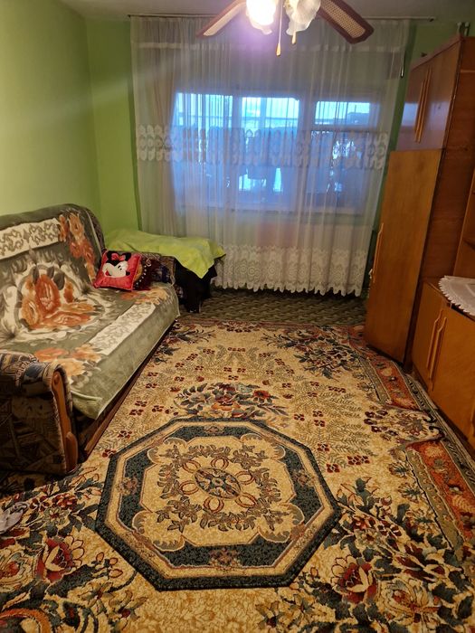 Vand apartam 3 camere