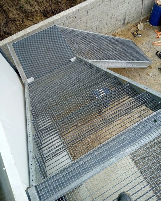Scări metalice zincate 90x27