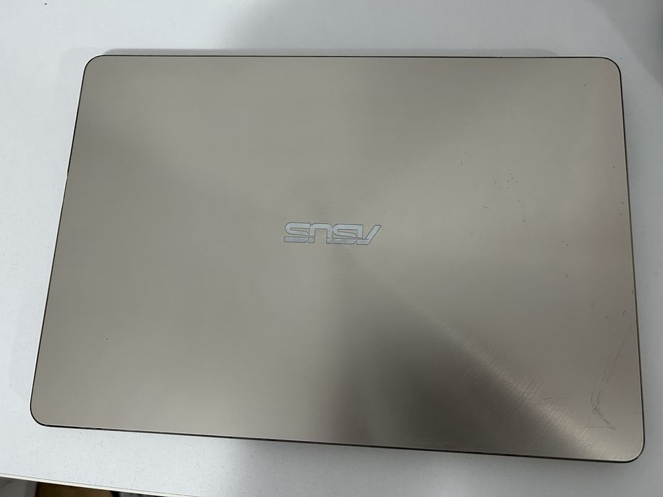 Laptop asus zenbook UX430U