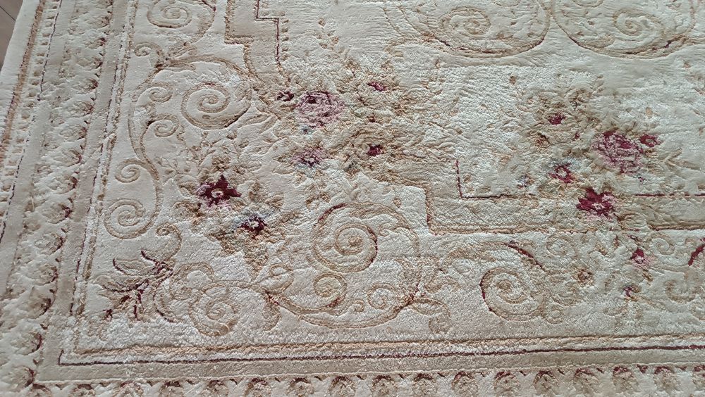 Продам ковер на пол