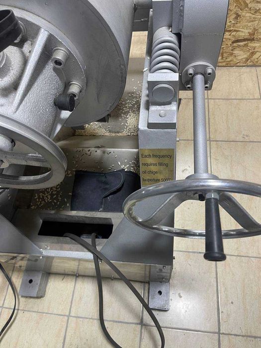 Guruchli bodiroq, popcorn ishlab chiqarish uchun pushka sotiladi