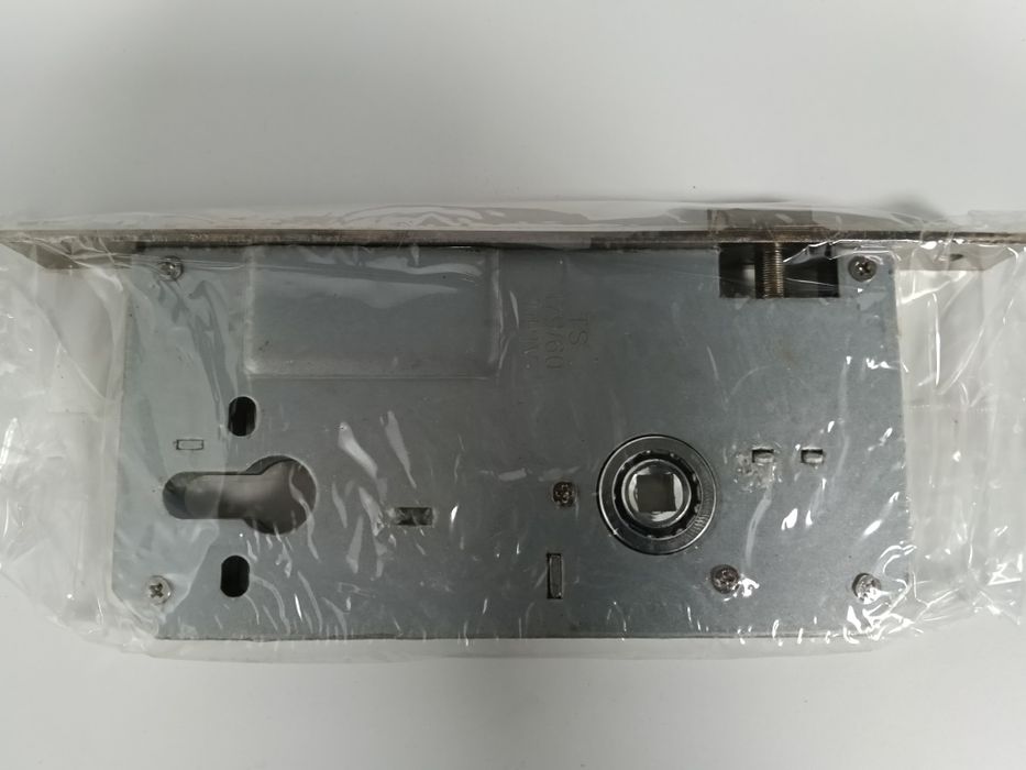 Продам замки 25шт
