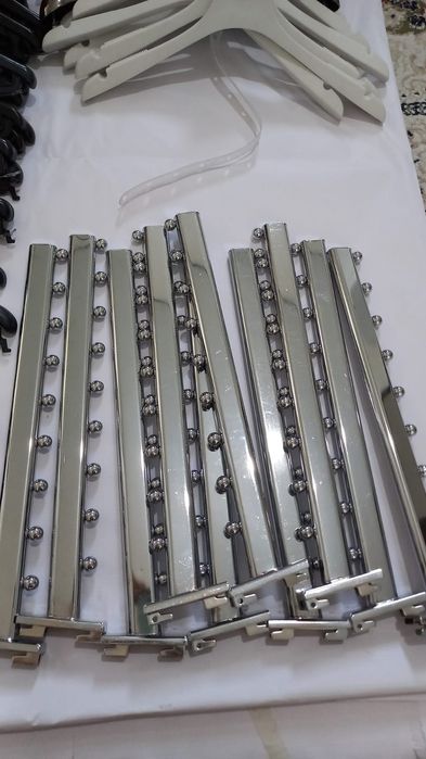 Вешалки настенные регулируемые