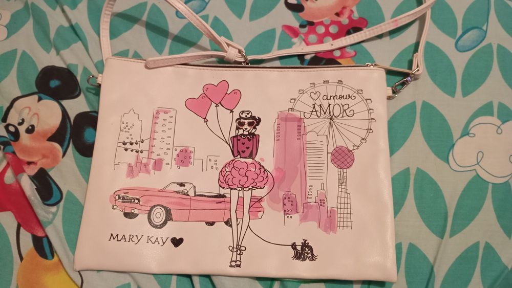 Продам красивые  сумочки.