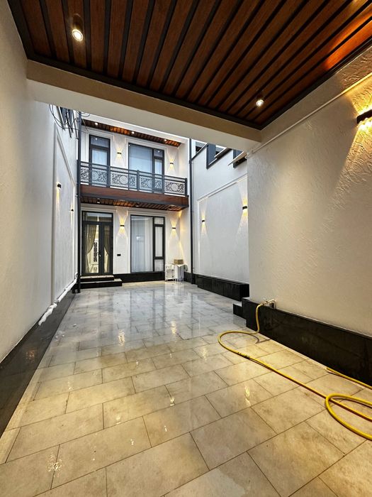 Uchaska sotiladi 1.65 Sotix 5 xona Sergeli Xonabod