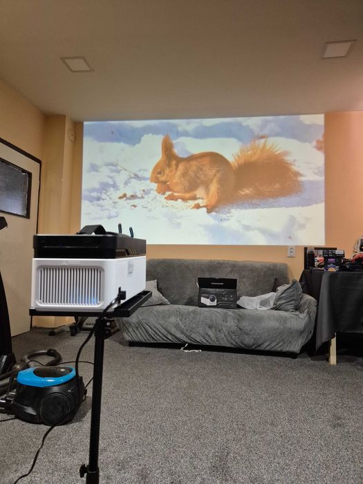 видео проектор с wifi и андройд 11.Супер резулюция ,само за 180 лева.