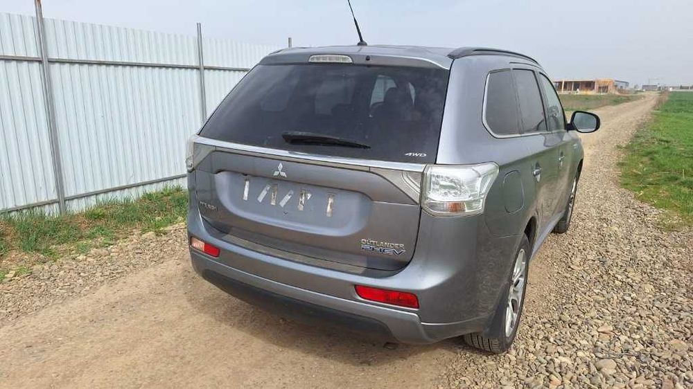 Accesorii Outlander 2.0 Benzina Hybrid Automat 2014