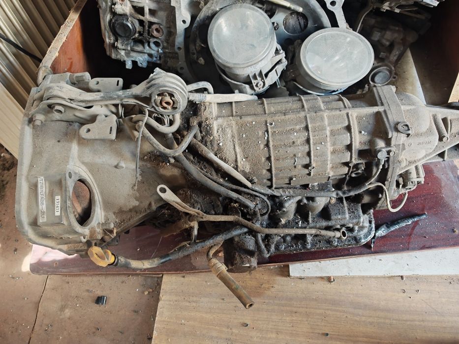 Двигатель с коробкой от оутбэк