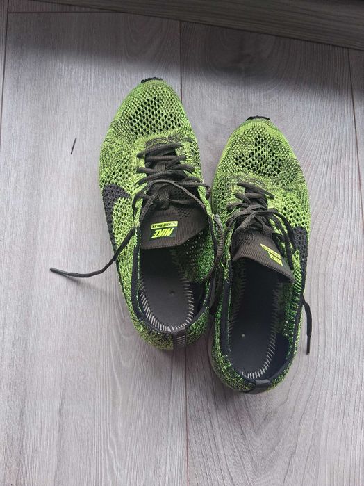 Adidasi Nike Flyknit Racer