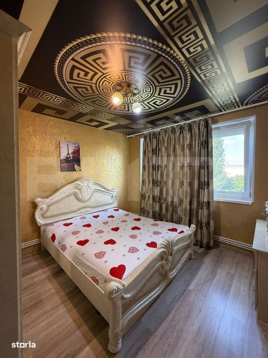 Apartament 3 camere, semidecomandat, 59 mp, stradal, zona Micro 17