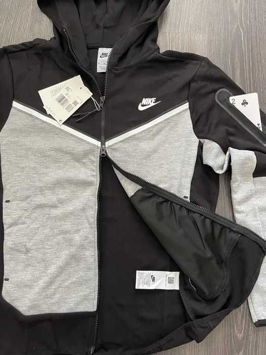 Trening Nike Tech Gri cu Negru l Barbati
