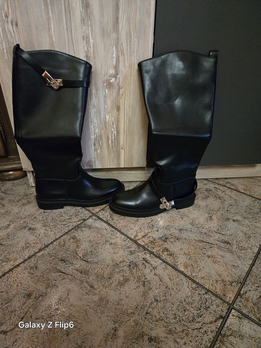 Ботуши 38 номер,