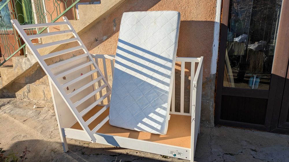 Детско бебешко легло SUNDVIK икеа ikea на две нива с матрак