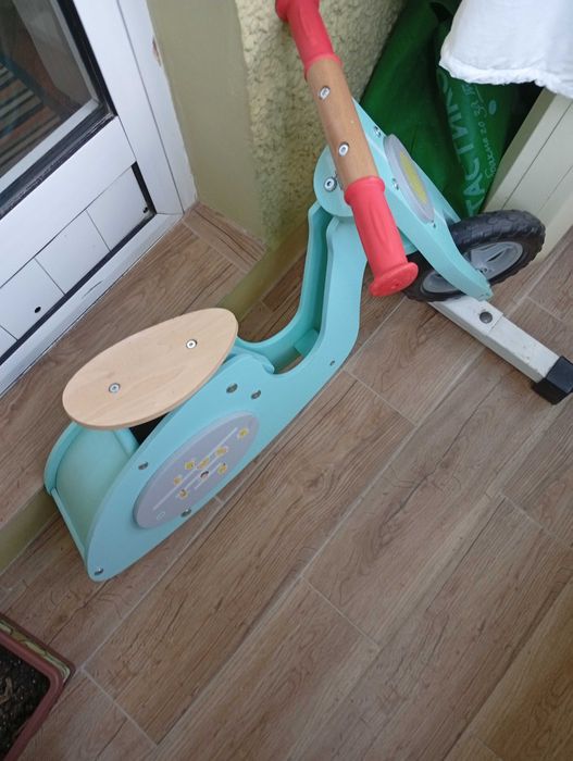 Продавам детско колело за баланс един-два пъти употребявано.Почти ново.