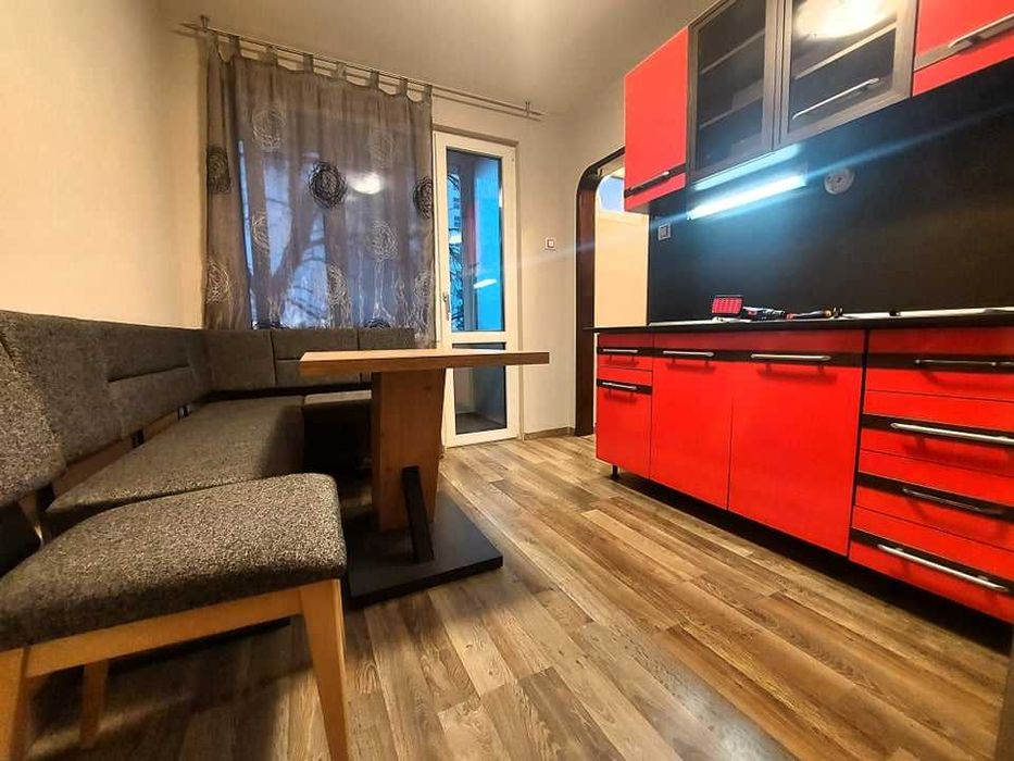 Дава се под наем Тристаен апартамент в Бургас, Център - 65 кв.м за 306 € - Снимка #4