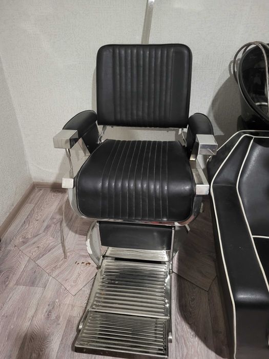 Продаю кресло для барбершопа