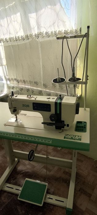 Zoje tikuv mashinasi