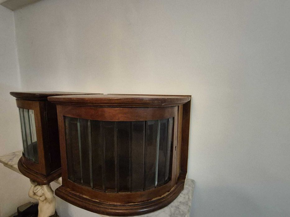 Bar de colt suspendat