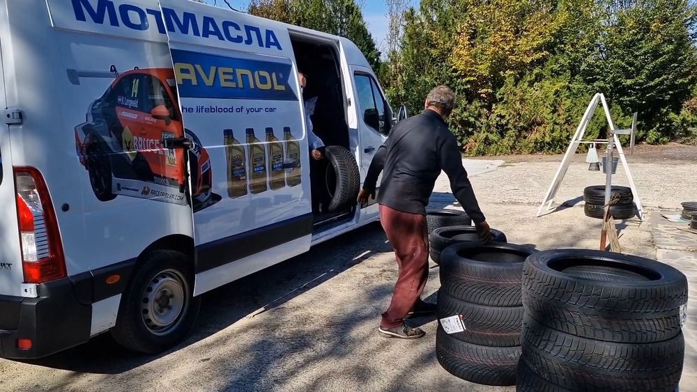 285 40 21 Pirelli 305 35 21 Pirelli   Замъка Ямбол