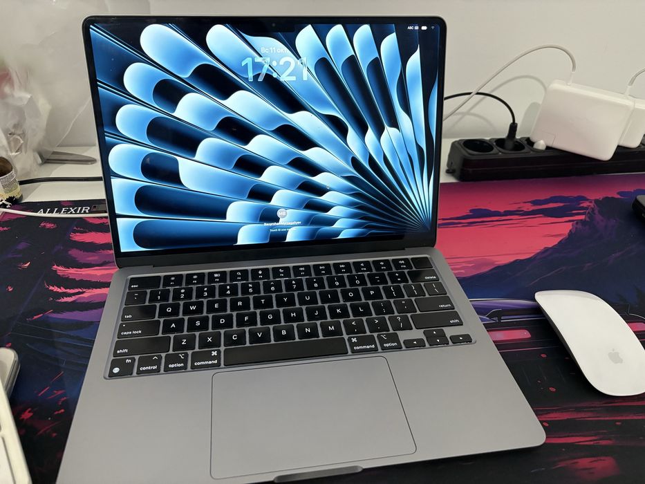 Apple MacBook Air M3 13″ 2024 | 8/256 GB + Magic Mouse