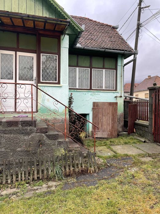 Casă solidă din cărămidă/piatră, 1148 mp teren, poziție excelentă în Bixad (Covasna) – aproape de Băile Tușnad