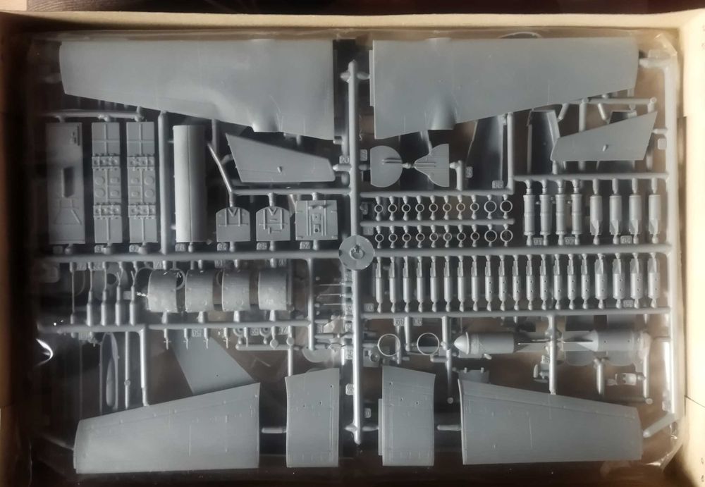 сборная модель самолёта Ил-28У в масштабе 1/72 МЕГАРАРИТЕТ!