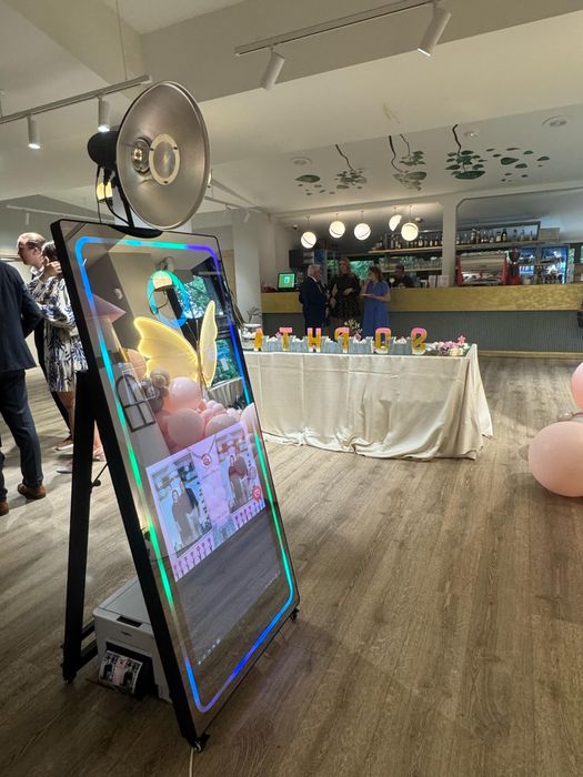 Platforma 360, Baloane cu fum, Oglinda Magica/Cabina , Audio Guestbook