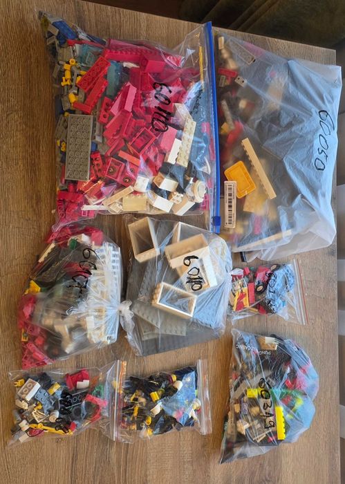 Vând avantajos lot Lego City seria Jungle 60161, 60157, 60156 și lot Lego City seria Pompieri și Gara 60050-60088-60107-60110-60212-60319