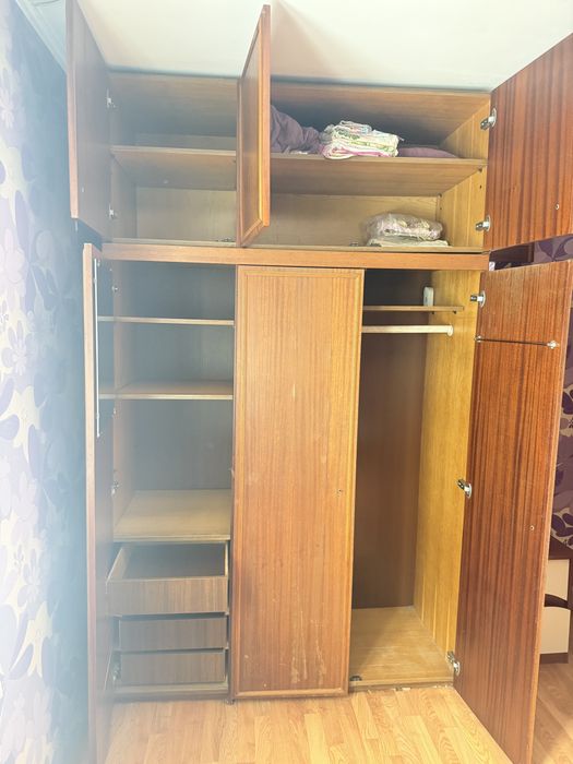 Шкаф для одежлы (шифоньер)