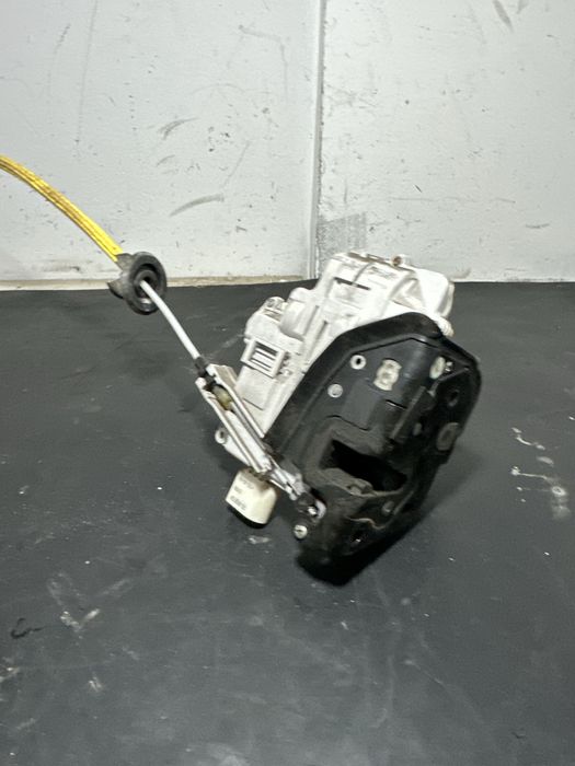 Broasca usa dreapta fata Audi A3 8P A6 C6 4F1837016