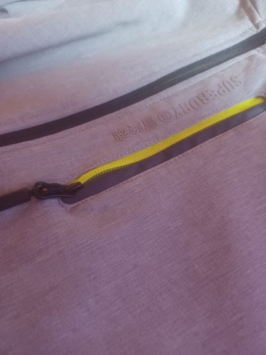 Vând greaca Superdry originală