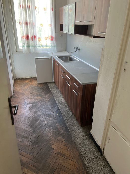 Дава се под наем Тристаен апартамент в Казанлък - 110 кв.м за 229.5 € - Снимка #1