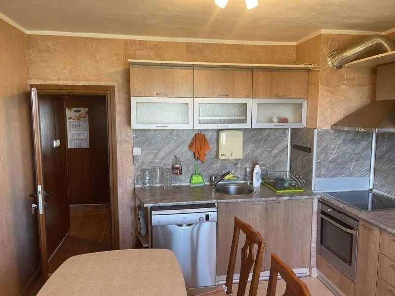 Дава се под наем Тристаен апартамент в Бургас, Изгрев - 80 кв.м за 433.5 € - Снимка #1