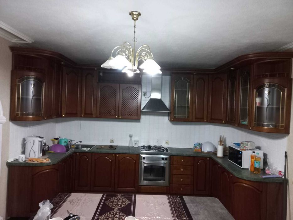 Продам б/у кухонный гарнитур. В отличном состоянии. Цена 200  000тгг