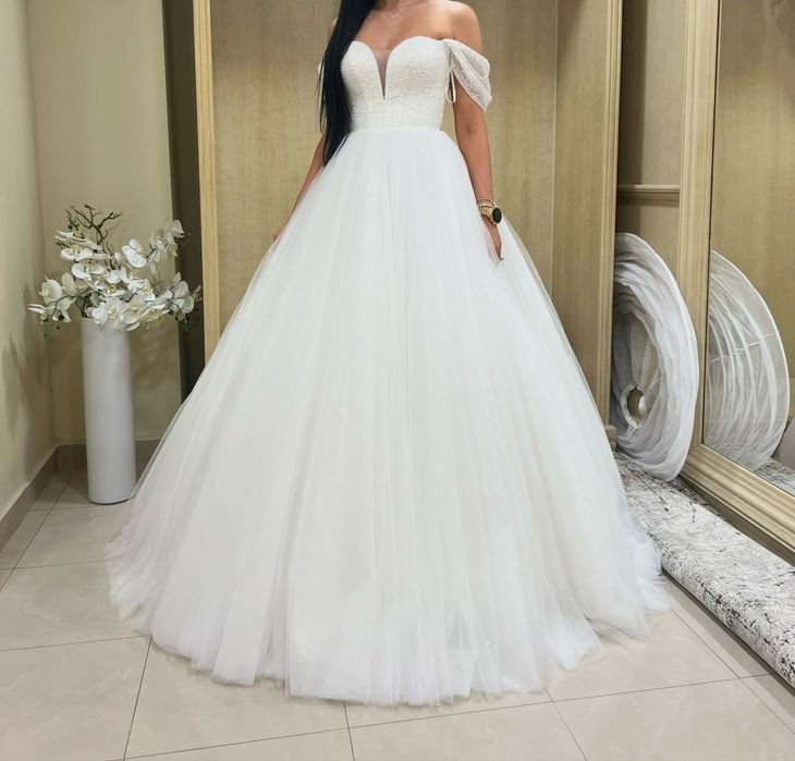 Vand rochie de mireasa Maya fashion,cu coronita facuta pe comanda , voal si crinolina GRATIS