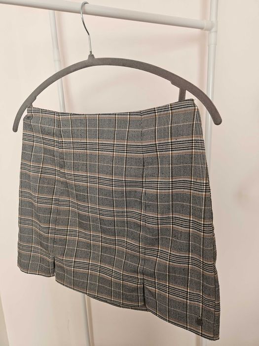 Карирана мини пола от Pull & Bear