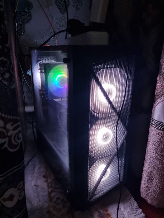 Kampyuter 49 dyumli ekran