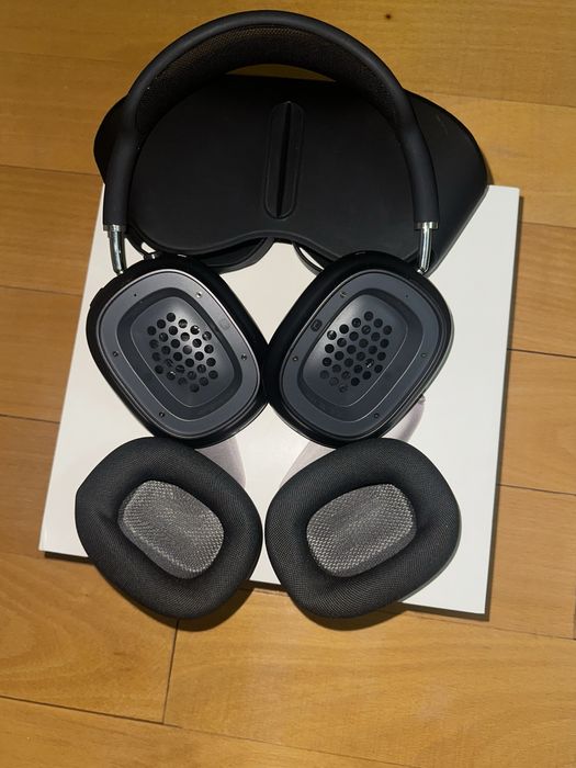 Air pods max Space gray