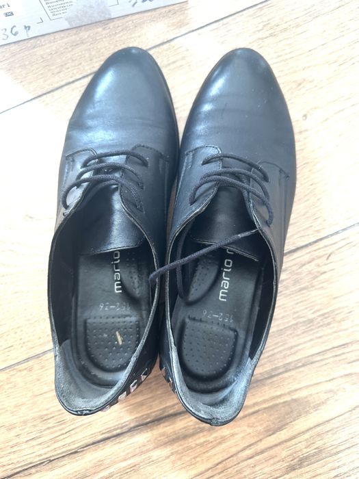 Продам класические ботинки