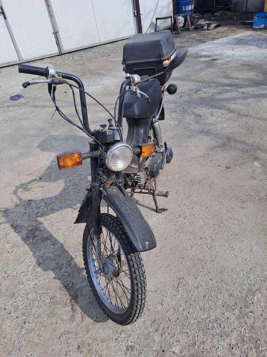 Vand 3 scutere 600 euro negociabil.