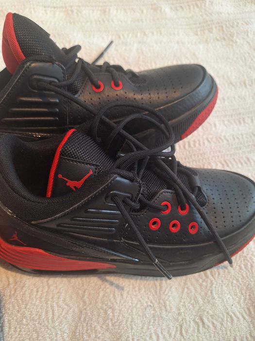 Sneakers Jordan Max Aura 5 DZ4352 Negru, Copii, Marimea EU 36.5