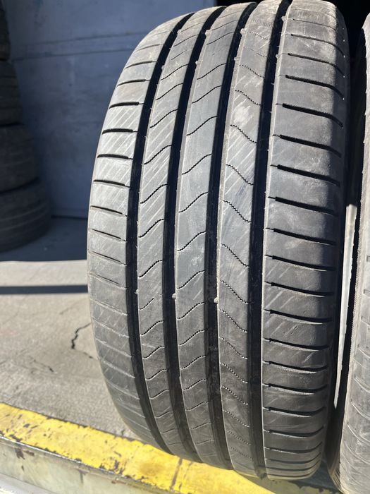 2 бр. летни гуми 225/45/17 Bridgestone DOT 0723 5,5 mm
