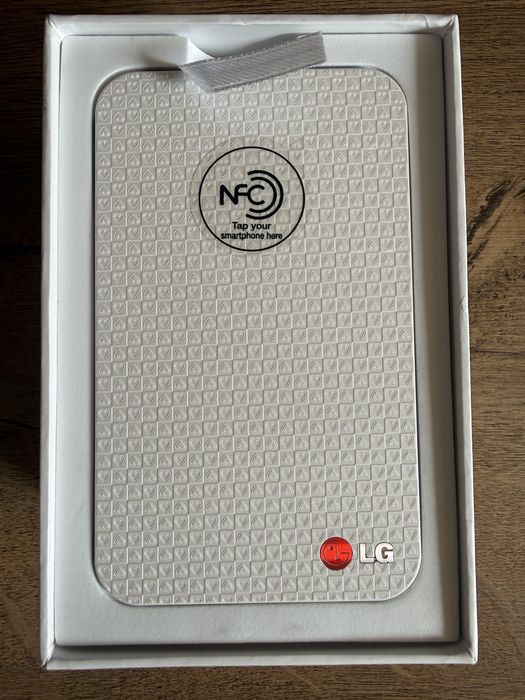 ЧИСТО НОВ LG Pocket Photo PD233 – портативен фотопринтер за телефон + пълен комплект