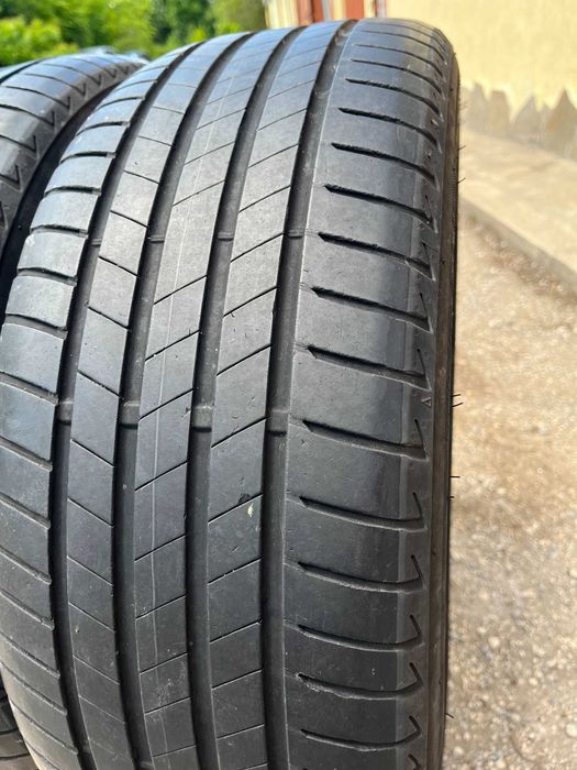 2 бр. летни гуми 225/45/19 Bridgestone DOT 1519 4,5 mm