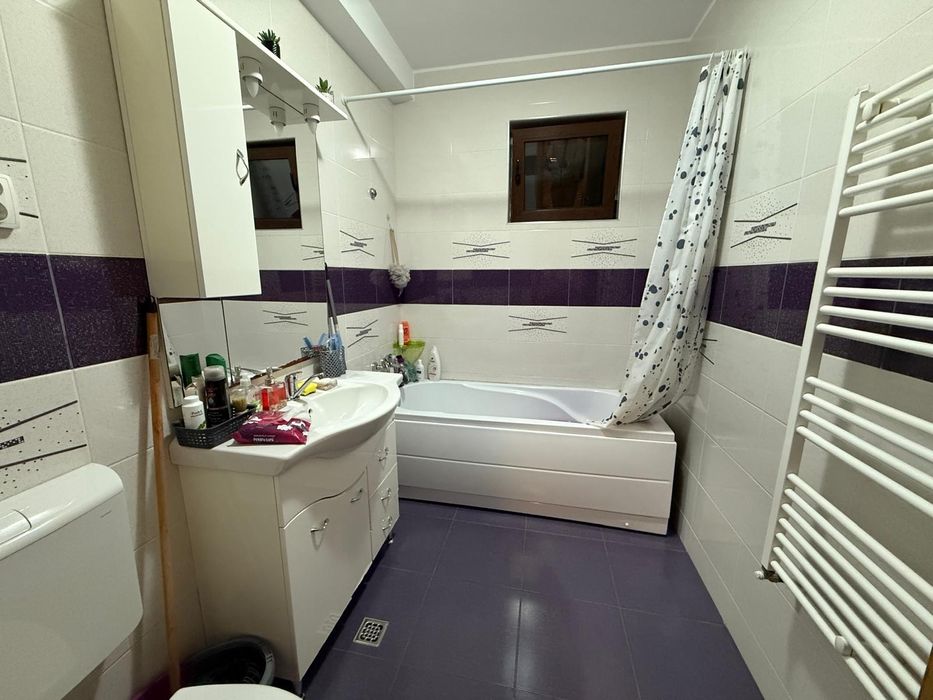 Vand apartament 2 camere Sub Cetate