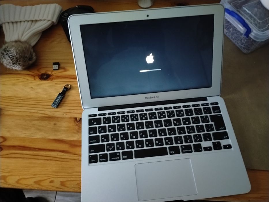 MacBook Air 11” (Mid 2013) – Stare bună
Vând MacBook Air 11 inch (Mid