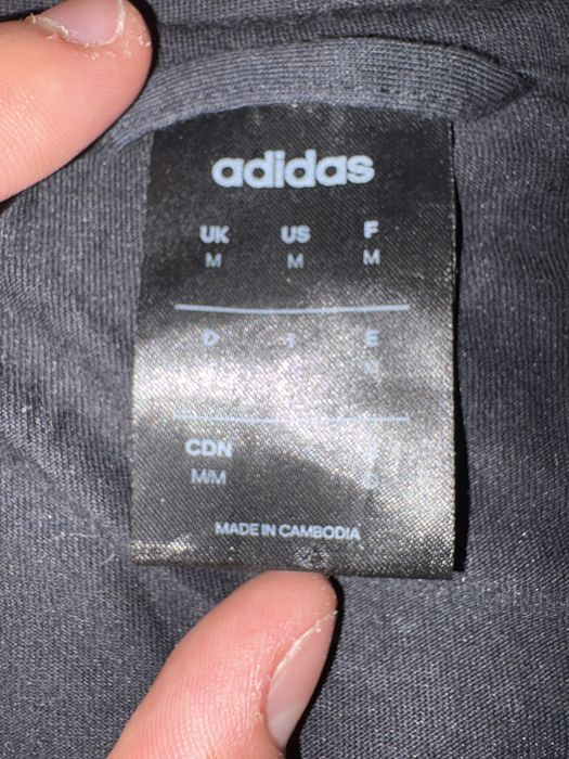 Hanorac Adidas in stare buna