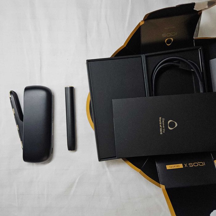 Iqos Iluma X seletti gold editie limitata auriu